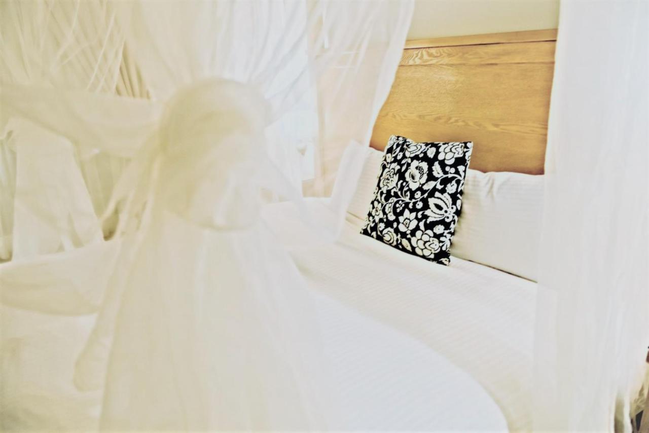 어롼 사사 노 라무르 비앤비 B&B 외부 사진